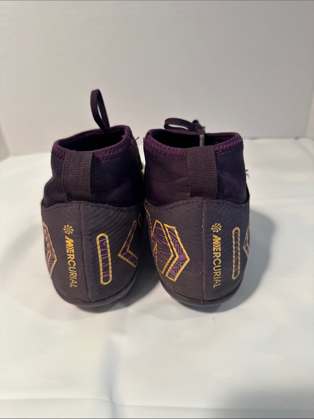 Nike Kids Purple Soccer Cleats with White Swoosh size 5Y - Picture 4 of 11